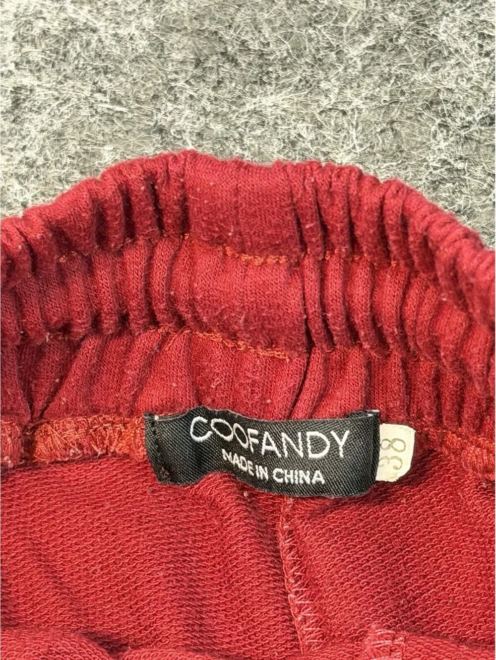 COOFANDY Men’s Red Athletic Sweat Shorts Zip Pockets Drawstring Size S